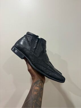 Classic Leather Chelsea Boots